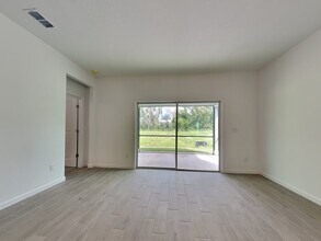 8264 Horsebit Cir in Jacksonville, FL - Building Photo - Building Photo