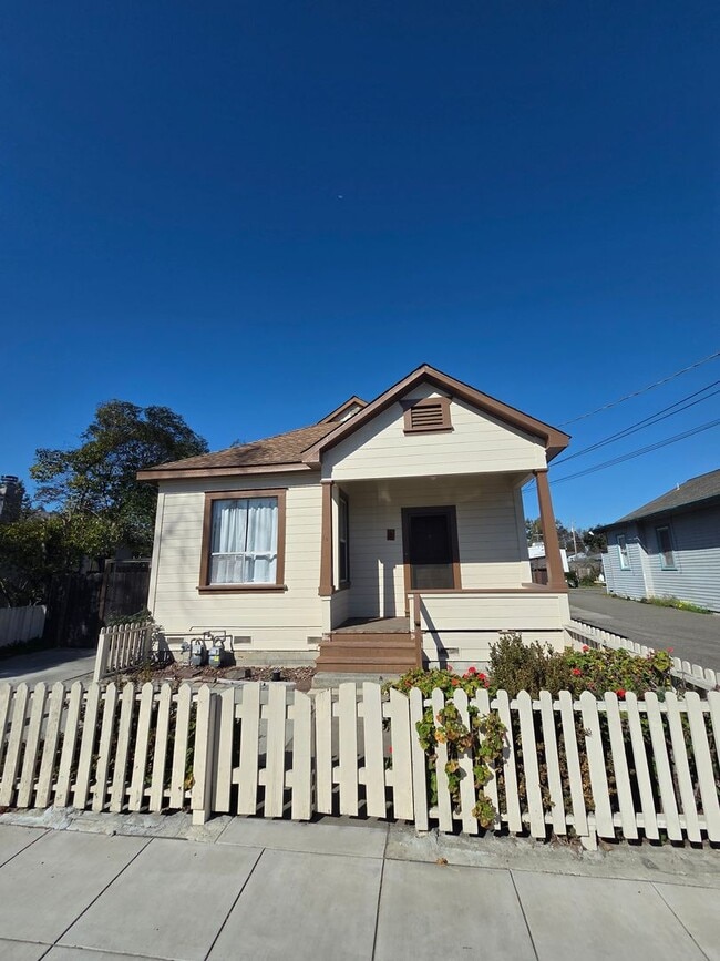 property at 16 West St