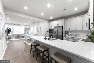 43785 Transit Sq in Ashburn, VA - Building Photo - Building Photo