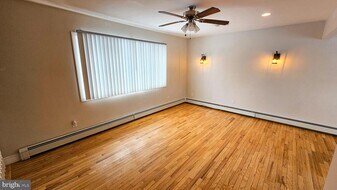 213 8th St in Ocean Township, NJ - Building Photo