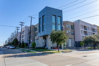 Century Medical District in Dallas, TX - Foto de edificio - Building Photo