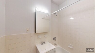 318 E 89th St in New York, NY - Building Photo - Building Photo