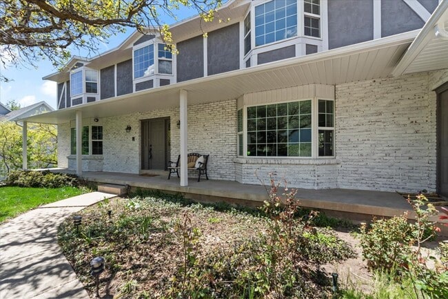 717 Woodridge Dr in Layton, UT - Building Photo - Building Photo