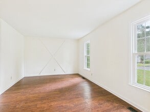 8621 Sunset Knoll Rd in Richmond, VA - Building Photo - Building Photo