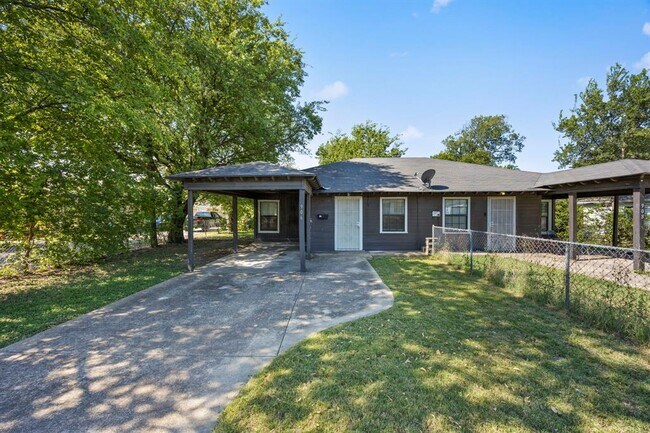 property at 906 W Dean Ave