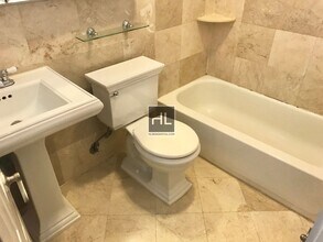 PERRY ST., Unit 2 in New York, NY - Building Photo - Building Photo