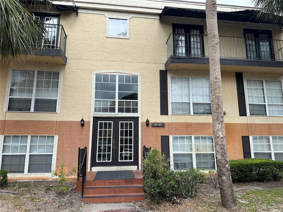 4038 Versailles Dr in Orlando, FL - Foto de edificio