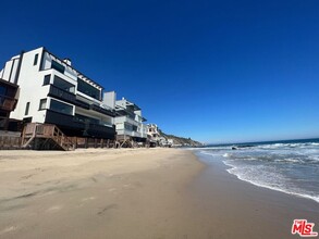 20802 Pacific Coast Hwy in Malibu, CA - Foto de edificio - Building Photo