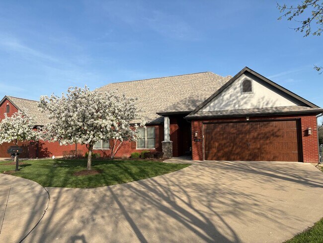 1918 Ranger Dr-Unit -1918 Ranger Dr in Columbia, MO - Building Photo - Building Photo