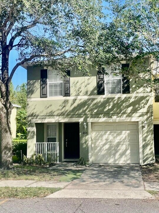 235 Glowing Peace Ln in Orlando, FL - Building Photo