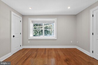 200 W Wayne Ave in Wayne, PA - Building Photo - Building Photo