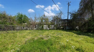 410 Clinton Park St in Houston, TX - Building Photo - Building Photo