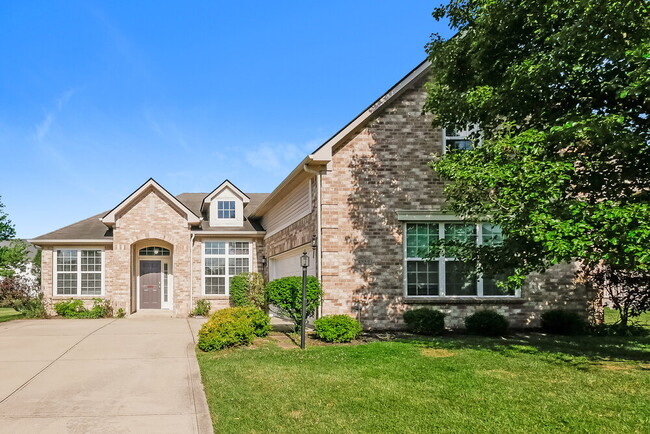 property at 8729 N Autumnview Dr