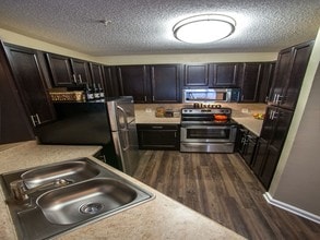 Chattahoochee Ridge in Sandy Springs, GA - Building Photo - Interior Photo