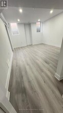 24 McDonough Gardens in Hamilton, ON - Building Photo - Building Photo