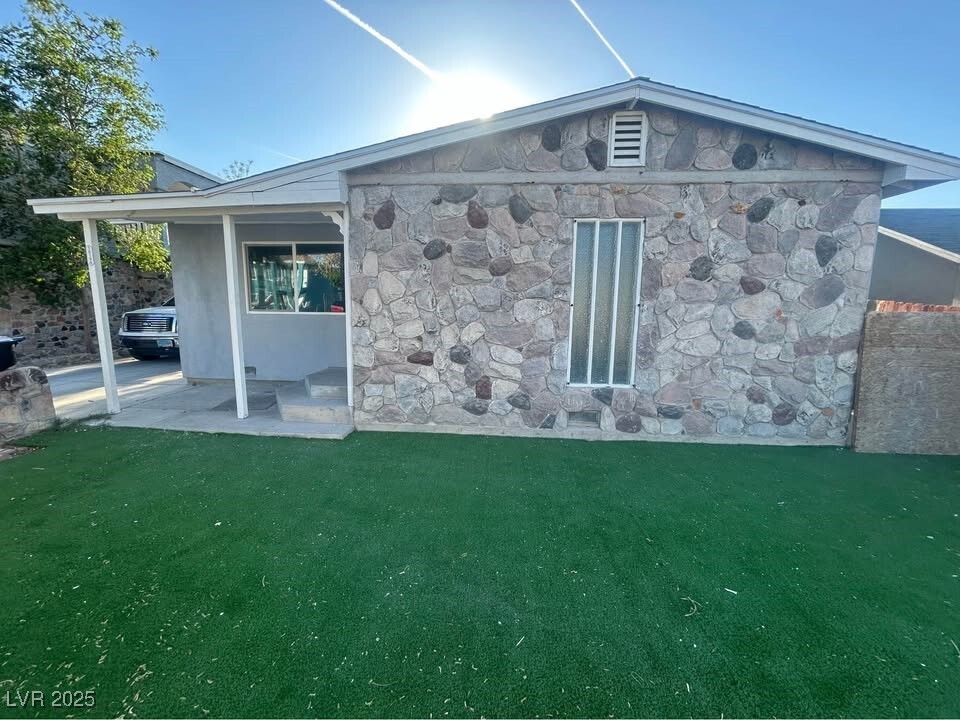 1819 Harding St in North Las Vegas, NV - Foto de edificio
