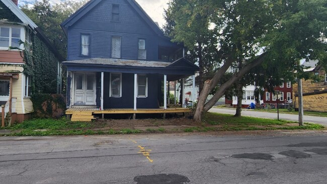 27 Milton Ave And Nearby Amsterdam Apartments For Rent Amsterdam NY