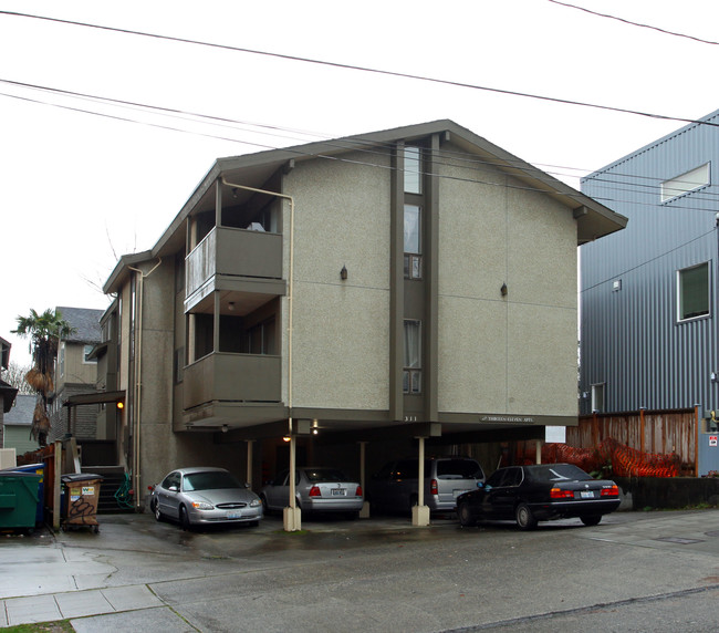 Thirteen Eleven Apartments in Seattle, WA - Building Photo - Building Photo