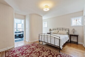 645 W Bittersweet Pl, Unit 1 in Chicago, IL - Building Photo - Building Photo