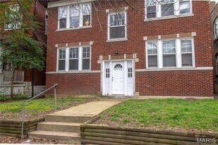 2852 Shenandoah Ave in St. Louis, MO - Building Photo