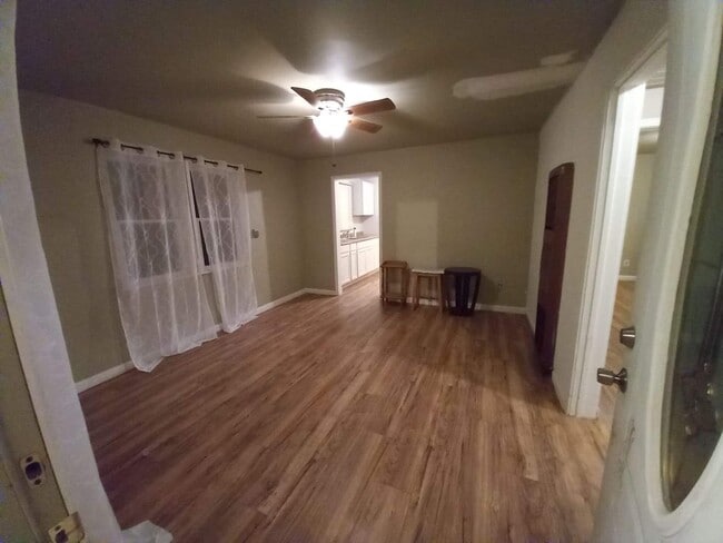409 Belmont Ave in Bakersfield, CA - Building Photo - Building Photo