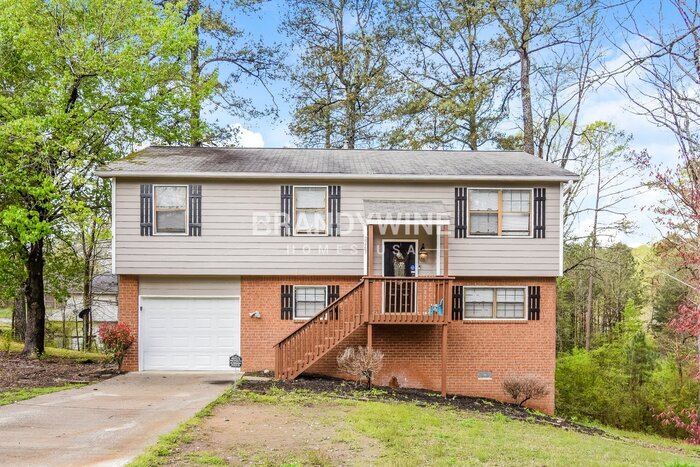 2263 Rolling Rock Dr in Conley, GA - Building Photo