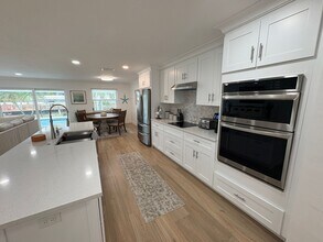 5368 Colonade Ct in Cape Coral, FL - Building Photo - Building Photo