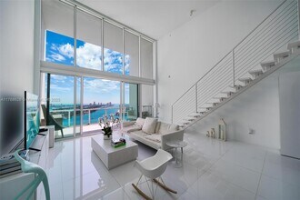 1040 Biscayne Blvd, Unit 2 in Miami, FL - Building Photo - Building Photo