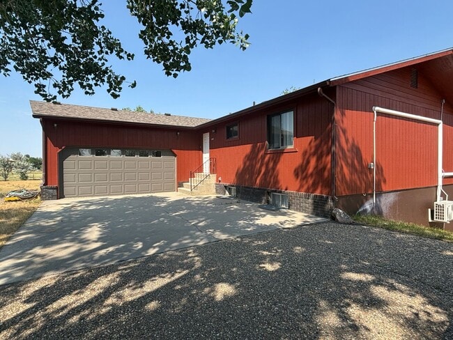 8320 Shady Ln in Evansville, WY - Building Photo - Building Photo