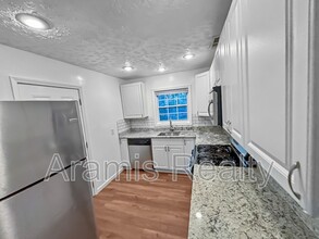 3177 Cloverhurst Dr in East Point, GA - Building Photo - Building Photo