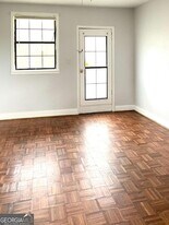 1443 Oxford Rd NE, Unit 2 in Atlanta, GA - Building Photo