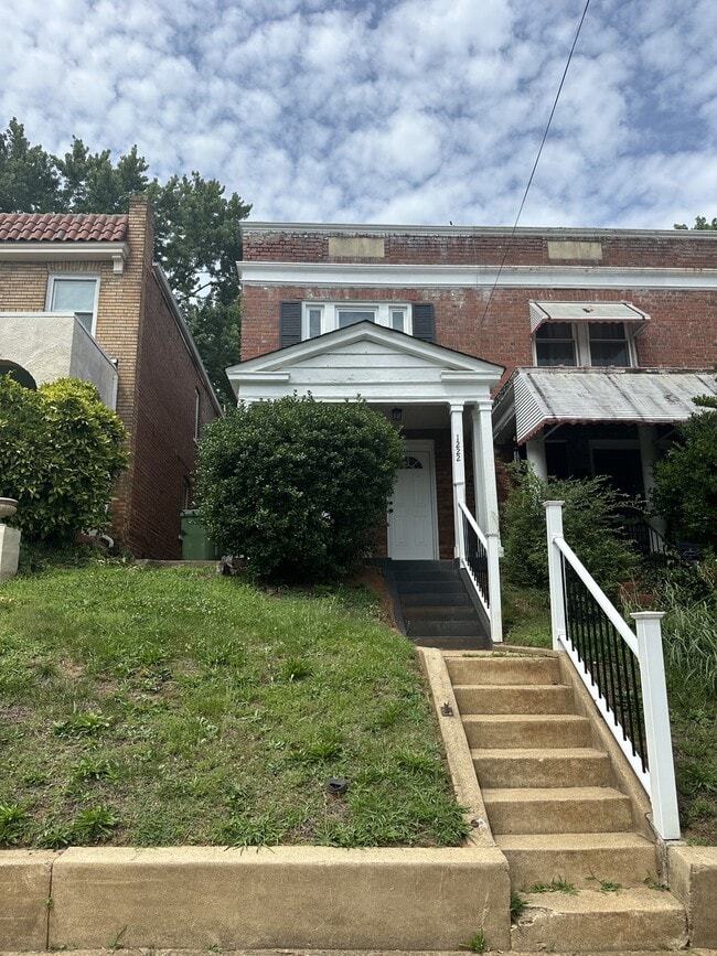 property at 1222 Wallace St