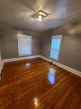 821 W 1st St in Waterloo, IA - Building Photo - Building Photo