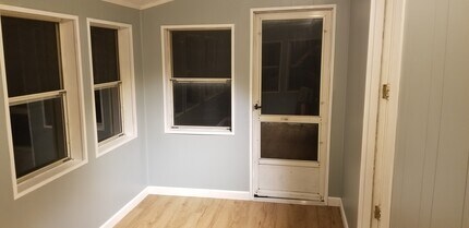 21 Charles St, Unit B in Concord, NH - Building Photo - Building Photo