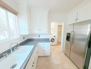 442 Kelton Ave in Los Angeles, CA - Building Photo - Building Photo