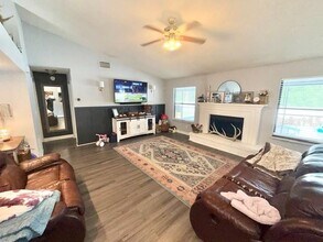 219 Pebble Ct in Deltona, FL - Building Photo - Building Photo