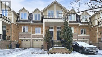 35 Bell Estate Rd in Toronto, ON - Building Photo