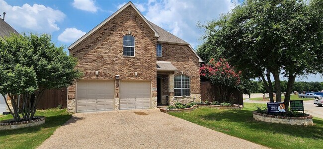 1001 Llano Trce in Irving, TX - Foto de edificio - Building Photo