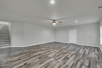 206 Travis St, Unit A in Baytown, TX - Building Photo - Building Photo