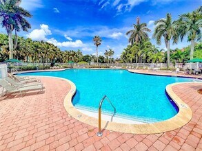 2132 NW 75th Way in Pembroke Pines, FL - Building Photo - Building Photo