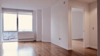 66 Rockwell Pl-Unit -40B in Brooklyn, NY - Building Photo - Building Photo