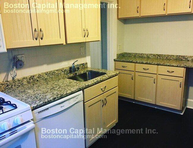 35 Mount Hood Rd, Unit 1 in Boston, MA - Foto de edificio - Building Photo