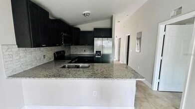 164 Julie Ln in Auburndale, FL - Building Photo - Building Photo