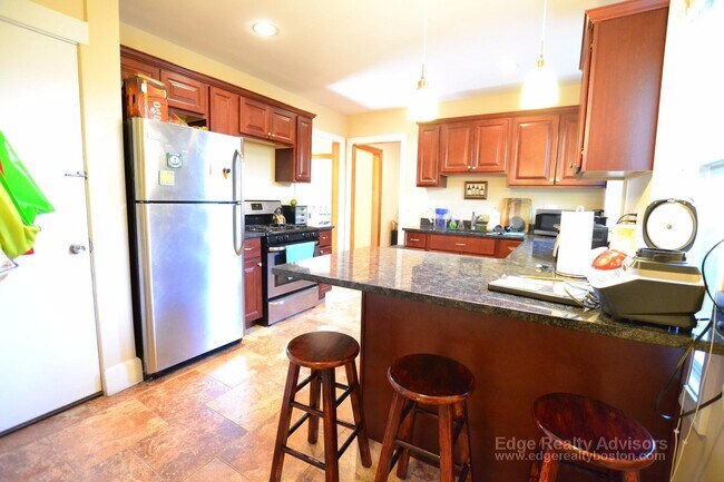 141 Nottinghill Rd, Unit 1