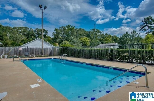 2515 Veterans Memorial Pkwy in Tuscaloosa, AL - Foto de edificio - Building Photo