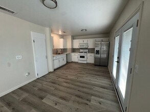 22241 Mohican Ave in Apple Valley, CA - Building Photo - Building Photo