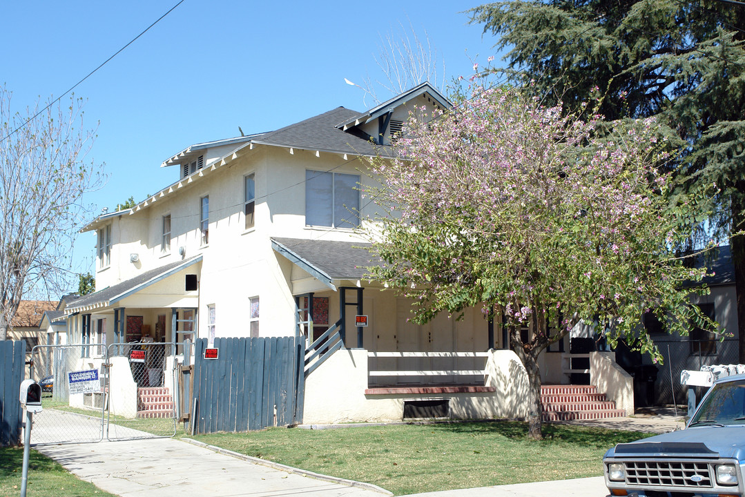 1098 Acacia Ave in San Bernardino, CA - Foto de edificio