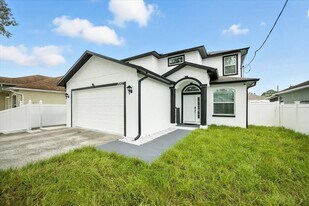 3007 W Haya St in Tampa, FL - Building Photo