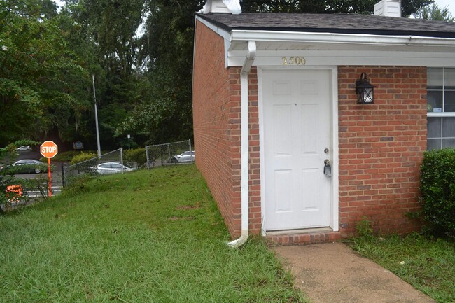 2500 Mar Ct in Tallahassee, FL - Foto de edificio - Building Photo