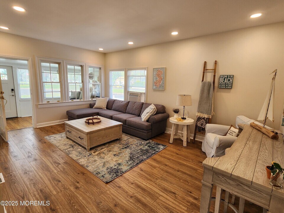 6 Avenel Blvd in Long Branch, NJ - Building Photo